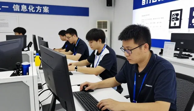 深圳市辰龙之星网络科技有限公司展示软件开发应用成果